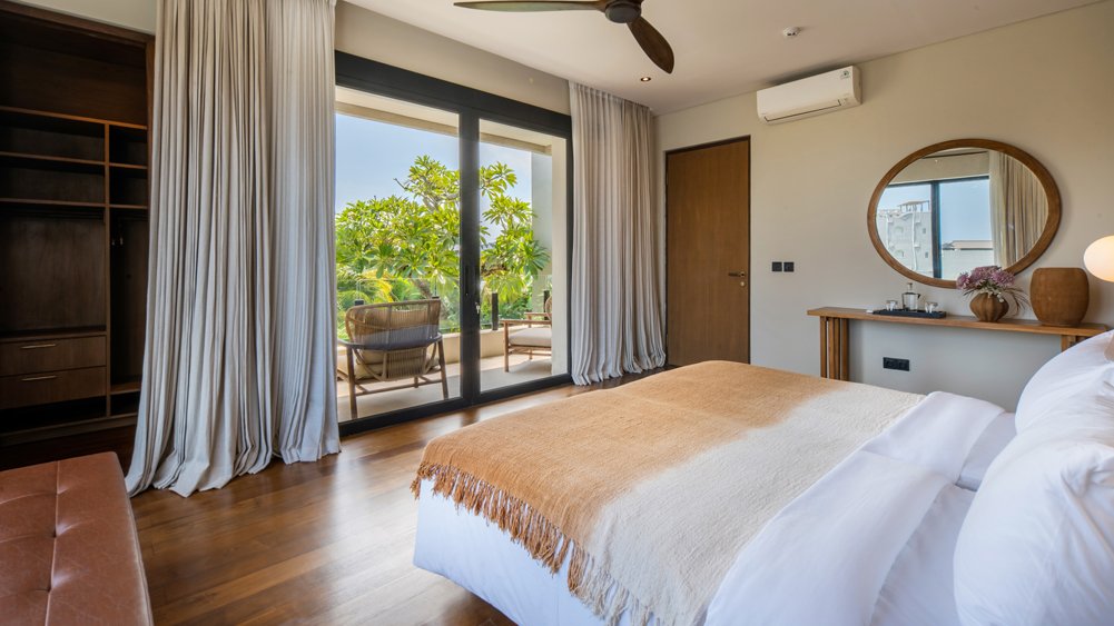 Elite Havens - Five Palms Villa 1 - Private 5-Bedroom Modern Luxury Villa in Bali Indonesia - Master bedroom
